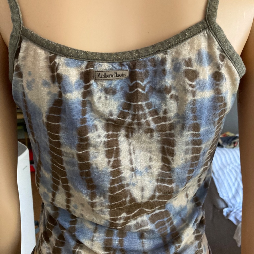 Top - Picture 2 of 4